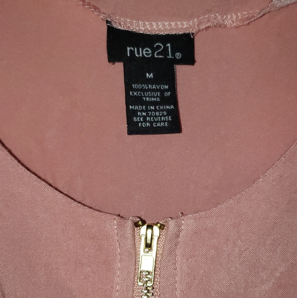 Pink romper - Picture 2 of 3